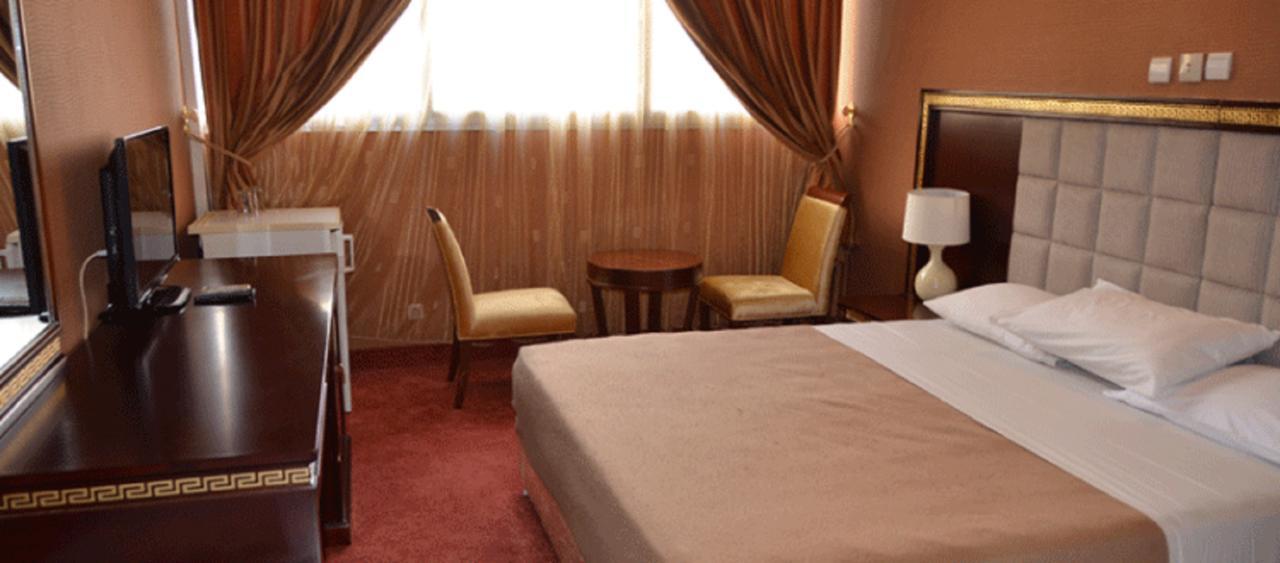 Hotel Palm Beach Ouagadougou Buitenkant foto