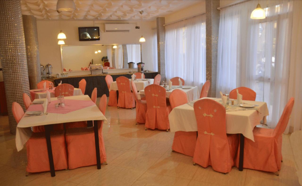 Hotel Palm Beach Ouagadougou Buitenkant foto